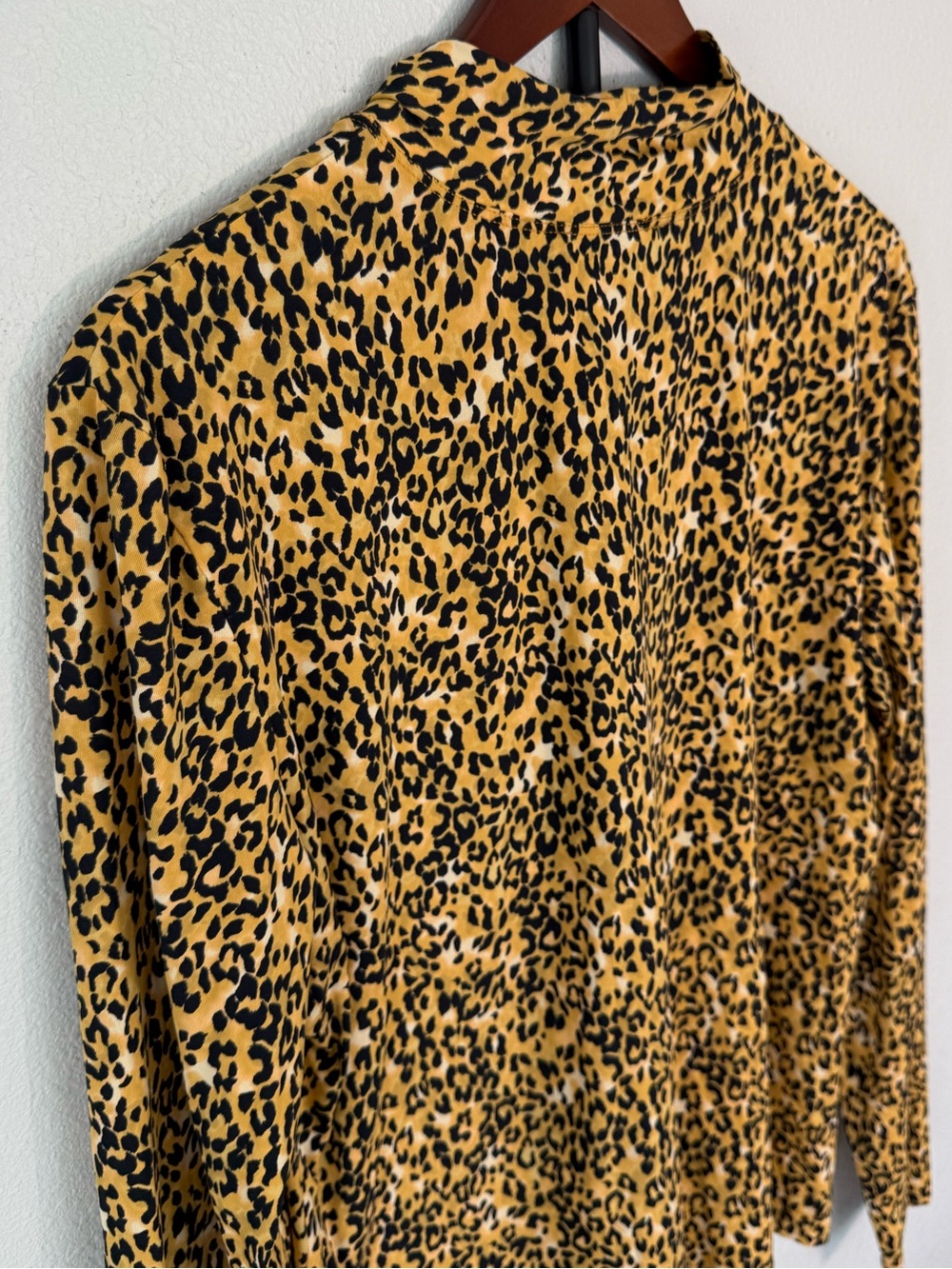 St. John Leopard Print Mock Neck Stretch Knit Top Gold Black Women Size XL - Picture 11 of 11